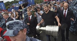 Legendarni Ovečkin motivira Ruse pred Hrvatsku: U fan zonu donio pehar Stanley Cupa